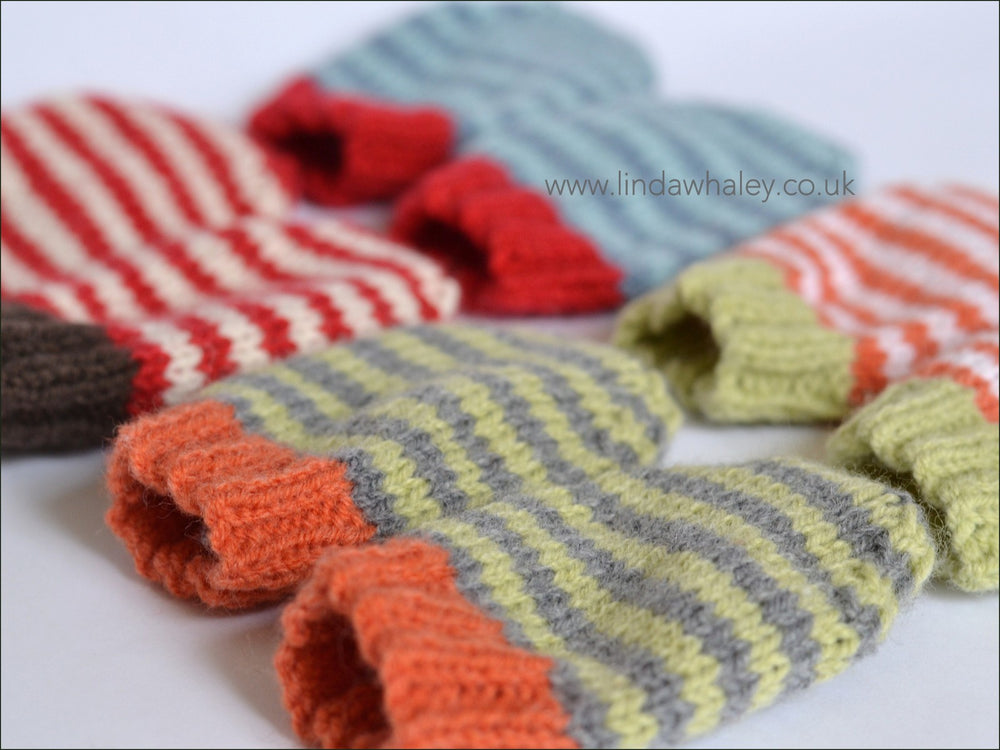 SIMPLE STRIPY BABY MITTENS