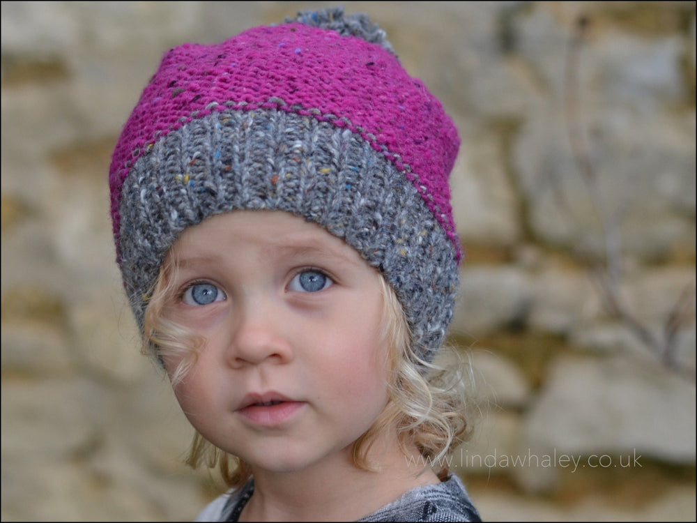 RASPBERRY TWEED BOBBLE HAT