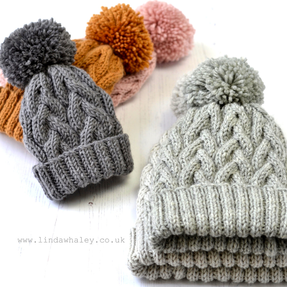 NYSA ARAN BOBBLE HAT