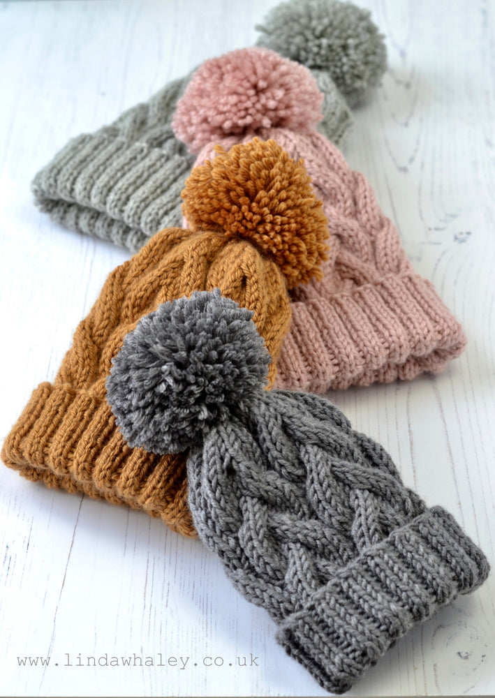 NYSA ARAN BOBBLE HAT