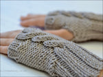 OSCAR ARAN FINGERLESS MITTS