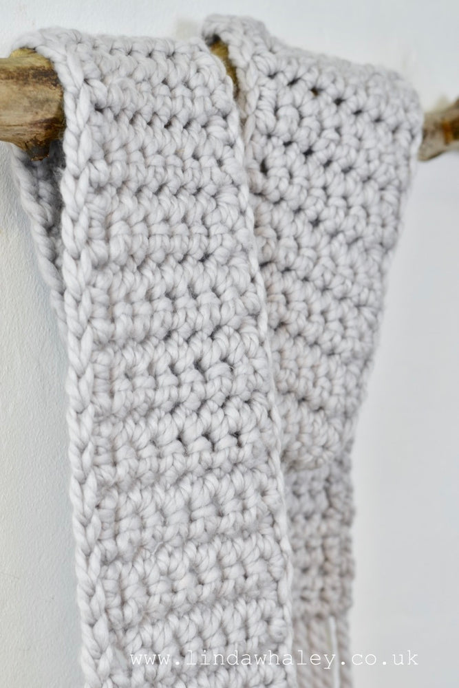 LUNA SIMPLE CROCHET ADULT SCARF